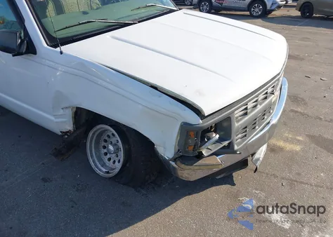 1997 Chevrolet C1500 Fleetside W/T from USA, damaged, VIN 1GCEC14W8VZ155481